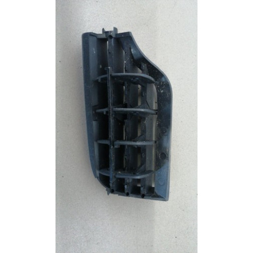 Дифлектор консолі центральний правий Renault Kangoo 2008-2016 7701068125